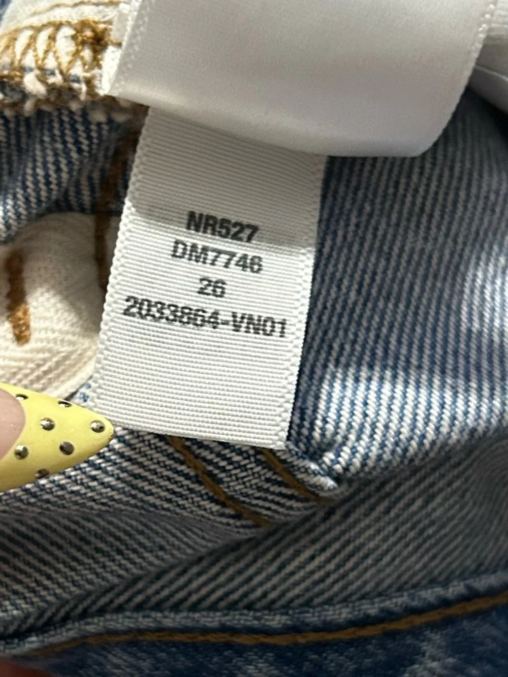 Madewell Darted Barrel-leg jean - Picture 7 of 7